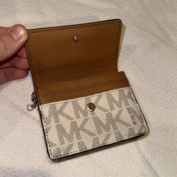 Michael Kors Wallet - Picture 2 of 4